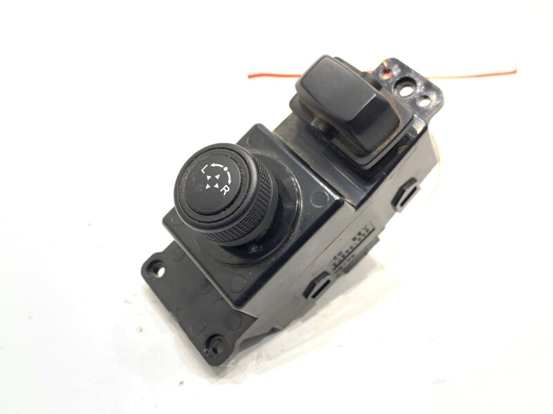 PREPÍNAČ REGULÁCIE ZRKADIEL SSANGYONG TIVOLI 2015 - 2022