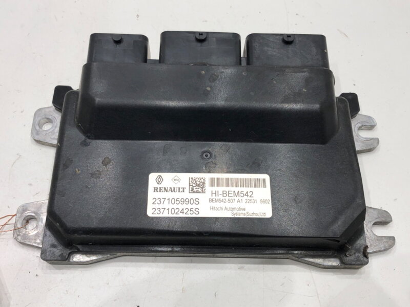 RIADIACA JEDNOTKA MOTORA RENAULT CLIO V (B7_) 2019 - 2022 237105990S