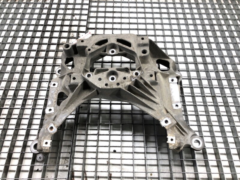 Držiak prevodovky prevodov Audi A8 D5 (4N2, 4N8) 2017 - 2022 4N0399262