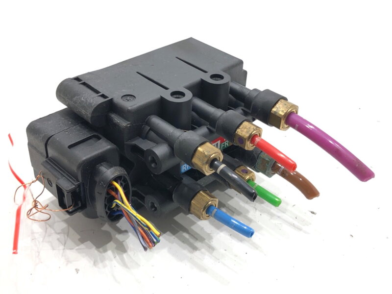 Rozdeľovač zavesenia Audi A8 D5 (4N2, 4N8) 2017 - 2022 4N0616013