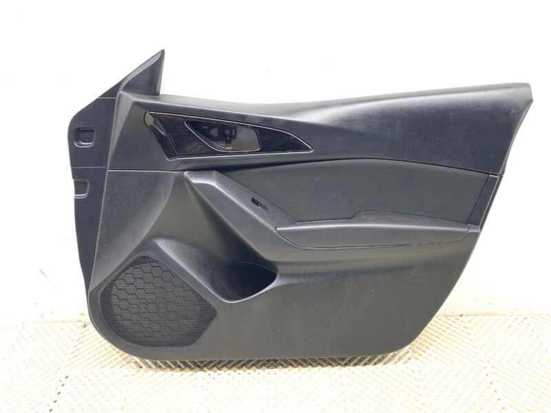 Tapacír dverí pravý predný Mazda 3 (BM, BN) 2013 - 2022