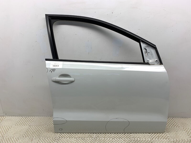 Dvere pravé predné LC9A VW Polo V (6R1, 6C1) 2009 - 2022 LC9A