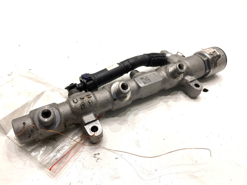 Vstrekovacia rampa Audi Q8 (4MN) 2018 - 2022 059130089EB