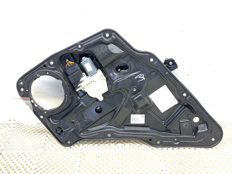 Sťahovačka okna pravá zadná VW Tiguan (5N_) 2007 - 2018