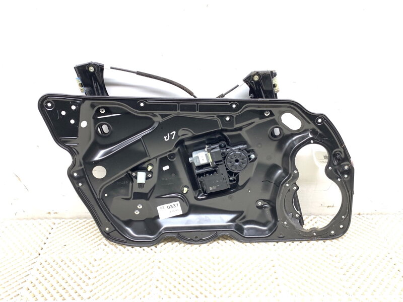 Sťahovačka okna ľavá predná VW Passat B7 Variant (365) 2010 - 2015 3AA837755