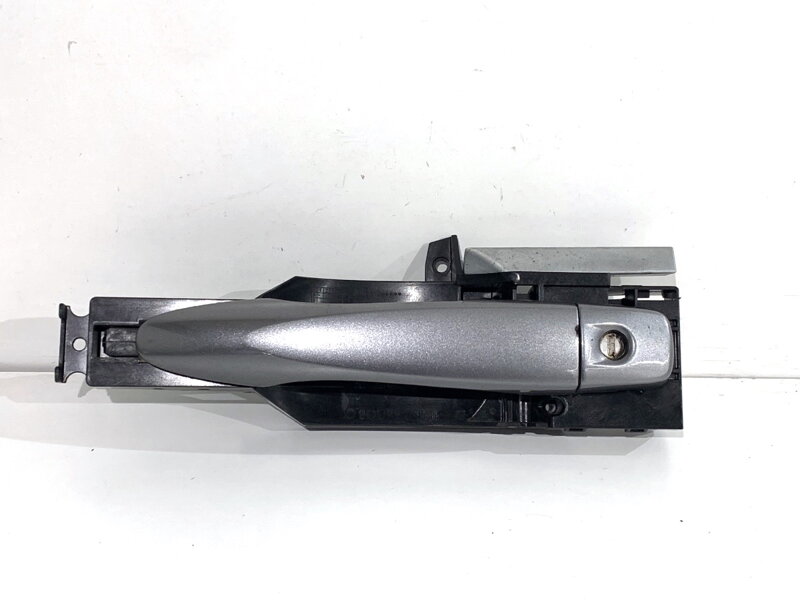 Kľučka vonkajšia ľavá predná Nissan Qashqai II SUV (J11, J11_) 2013 - 2022