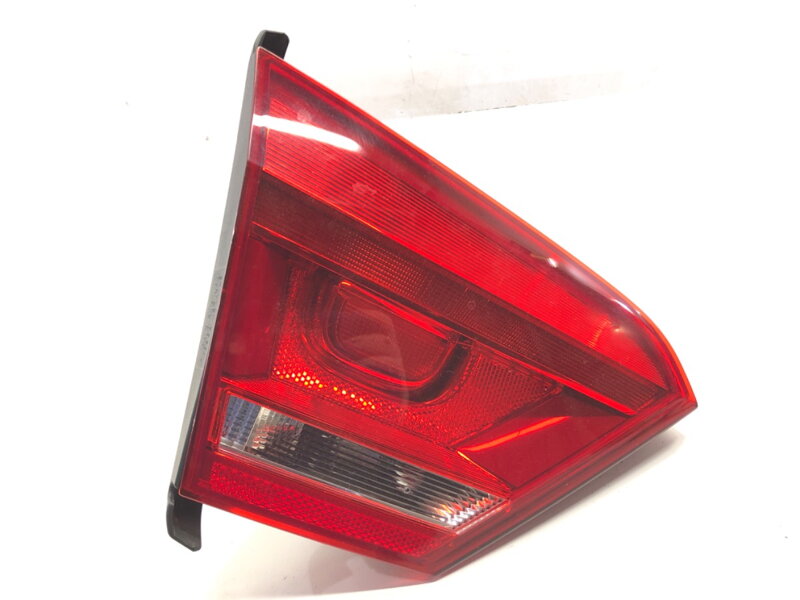 Svetlo zadné ľavé vnútorné VW Passat B7 (A32, A33) 2011 - 2022 561945094C