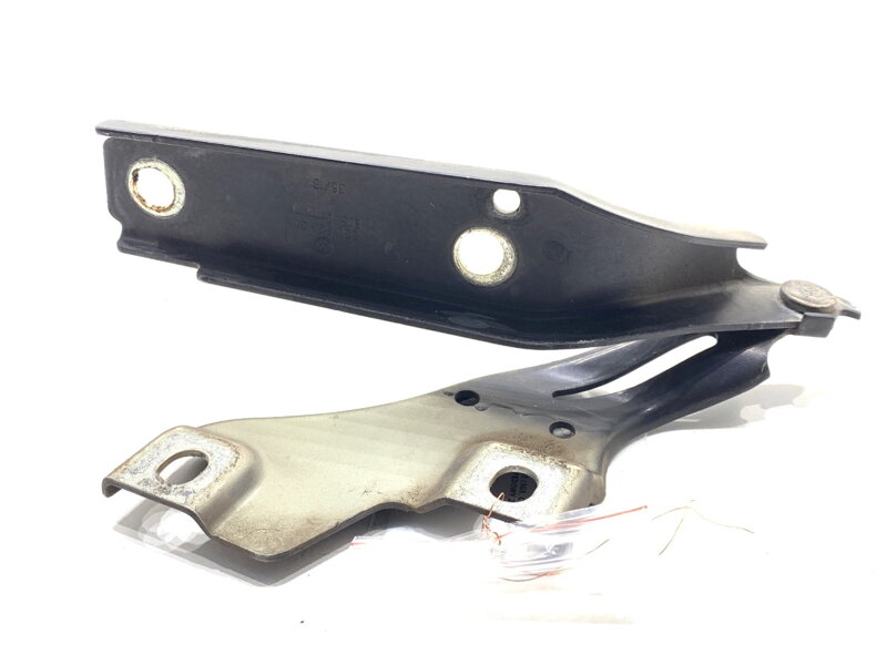 Pánt kapoty ľavý predný VW Passat B8 Variant (3G5, CB5) 2014 - 2022 3G0823301