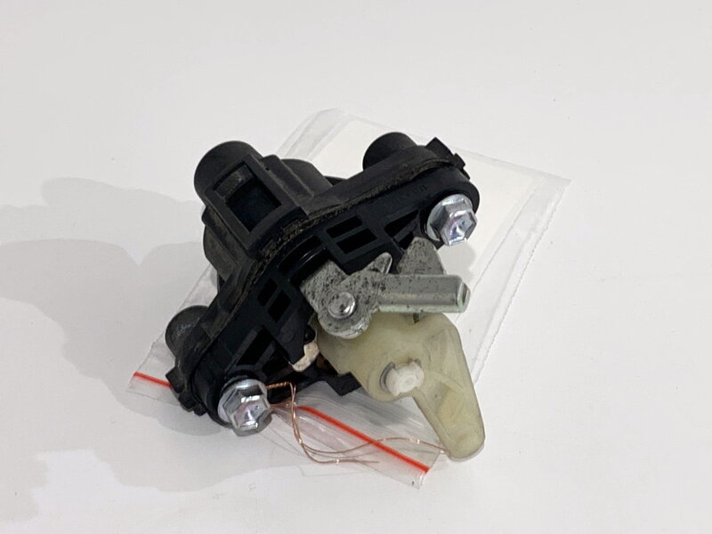 Kľučka veka batožinového priestoru zadná Toyota Aygo (_B4_) 2014 - 2022