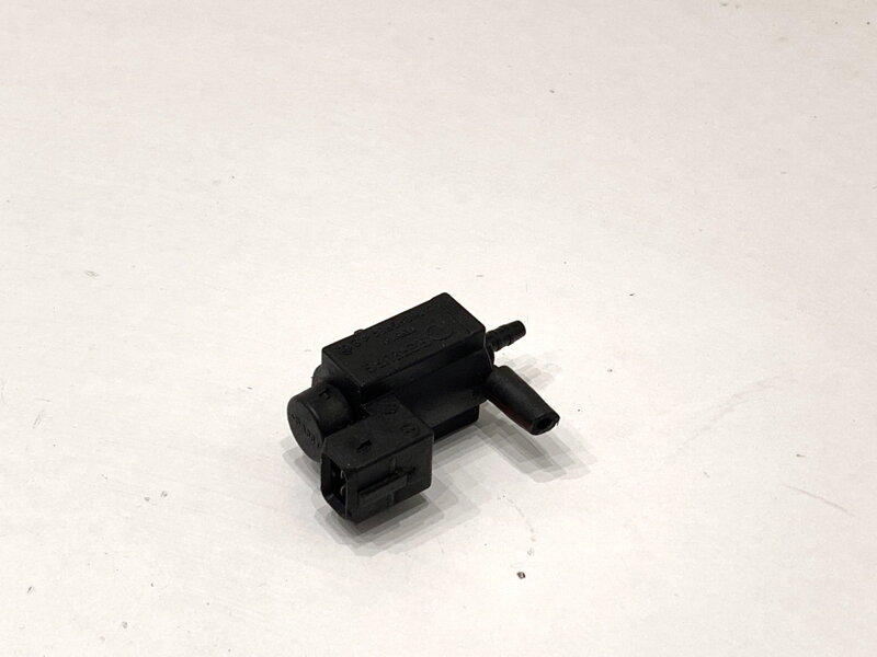 Ventil podtlaku BMW 5 Touring (E61) 2004 - 2010 779663403