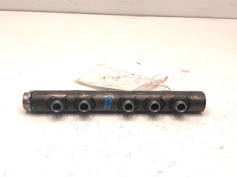 Vstrekovacia rampa Jeep Grand Cherokee IV (WK, WK2) 2010 - 2022 0445216050