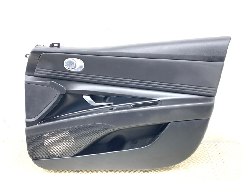 Tapacír dverí pravý predný Hyundai Elantra VII Sedan (CN7) 2020 - 2022 82321-AA000