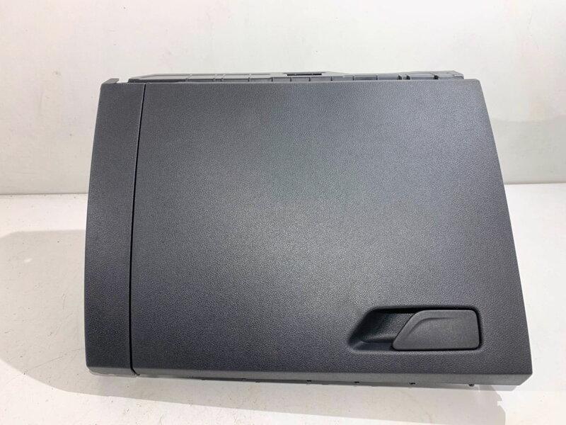 Odkladacia schránka spolujazdca Skoda Kamiq (NW4) 2019 - 2022 13S655857097A