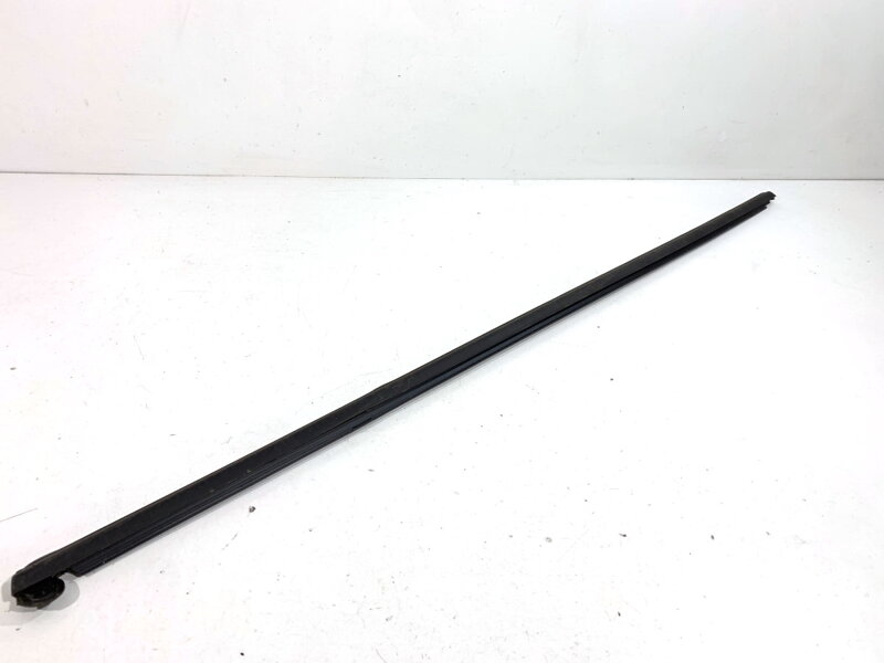 Lišta stieracia zadná pravá Skoda Kamiq (NW4) 2019 - 2022