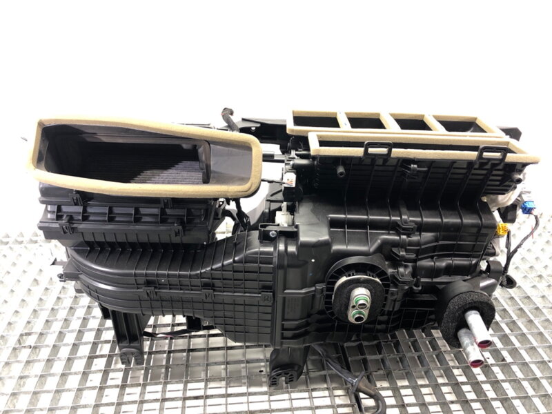 Radiátor kúrenia Hyundai Elantra VII Sedan (CN7) 2020 - 2022