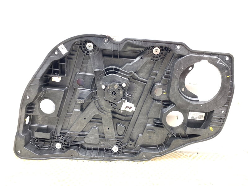 Sťahovačka okna pravá predná Hyundai Elantra VII Sedan (CN7) 2020 - 2022 82480-AA010