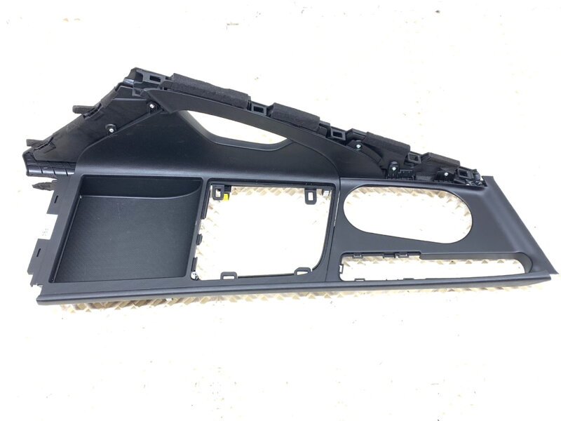 Tunel stredový Hyundai Elantra VII Sedan (CN7) 2020 - 2022 84632-AA030