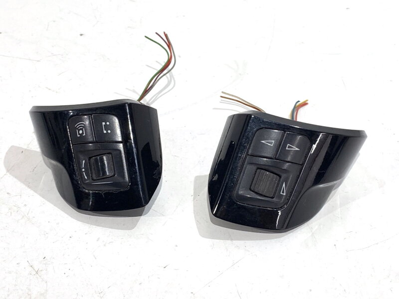 Prepínače volantu Opel Astra H Kombi (A04) 2004 - 2014 13251120