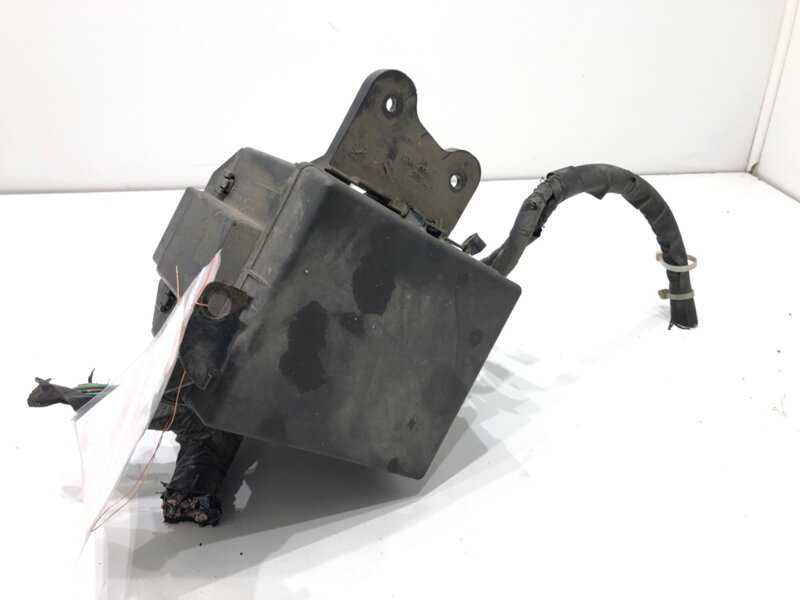 Poistková skrinka Suzuki Grand Vitara II (JT, TE, TD) 2005 - 2022