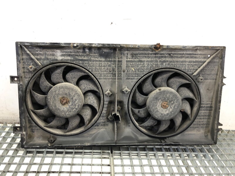 Ventilátor chladiča VW Transporter IV Autobus ( 70B , 70C , 7DB , 7DK , 70J , 70K , 7DC , 7 1990 - 2004 701121207B