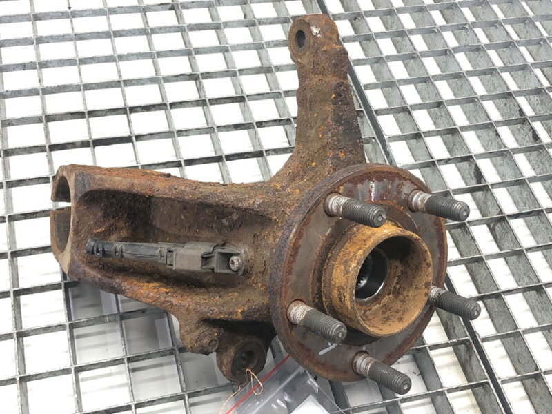 Otoč ľavá predná Volvo V50 (545) 2003 - 2012