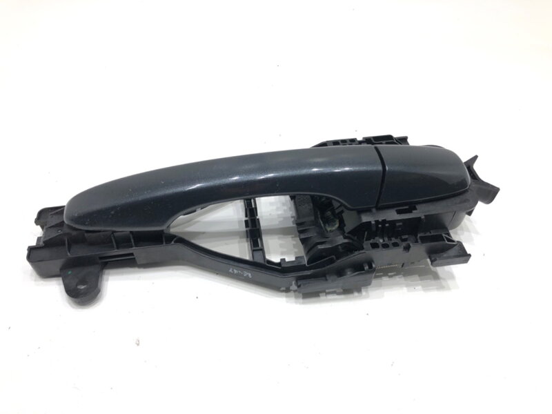 Kľučka vonkajšia pravá predná Volvo V60 I (155, 157) 2010 - 2018 31440086