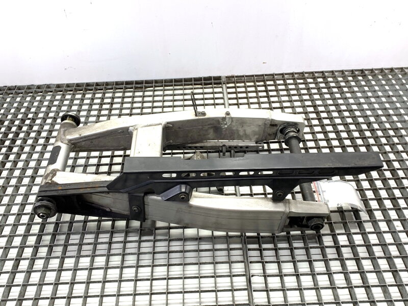 Rameno zadné Yamaha FZS 1000 Fazer