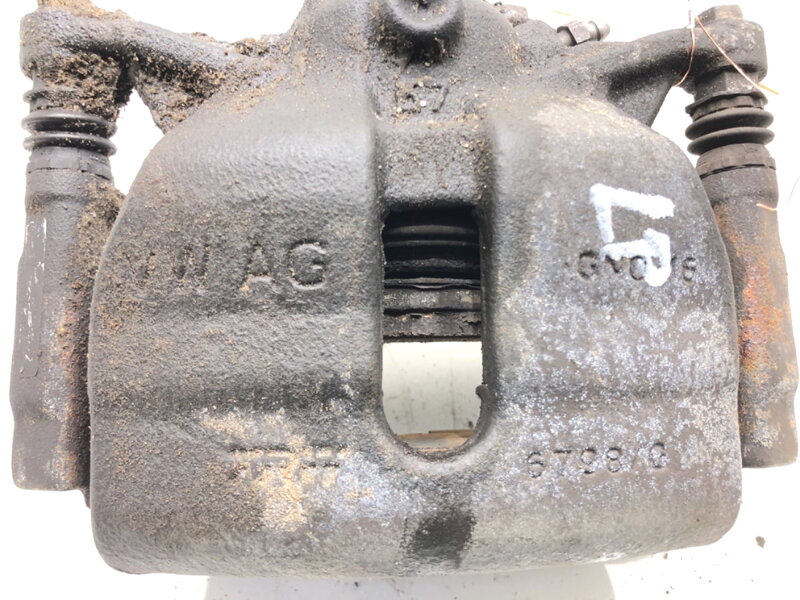 Brzdový strmeň ľavý predný Audi Q3 Sportback (F3N) 2019 - 2022 6798/G