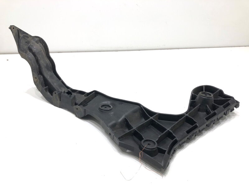 Držiak nárazníka ľavý zadný Audi Q3 Sportback (F3N) 2019 - 2022 83F807453