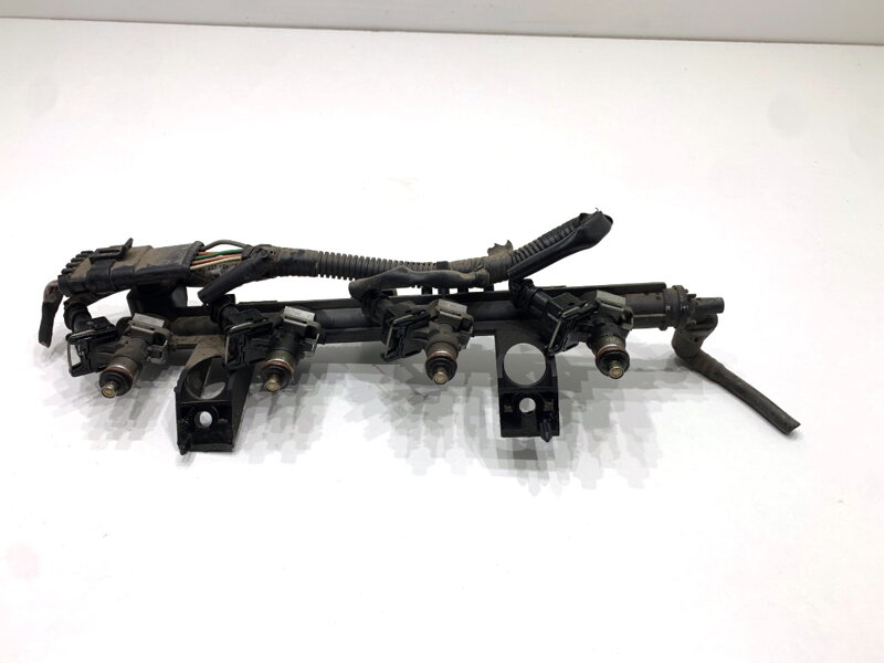 Vstrekovacia rampa Renault Clio III (BR0/1, CR0/1) 2005 - 2014 8200367230