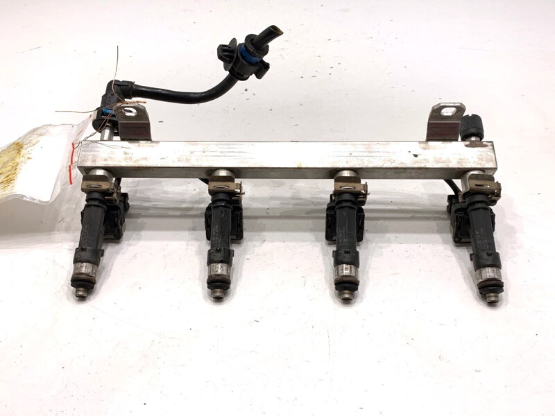 Vstrekovacia rampa Opel Corsa D (S07) 2006 - 2014 0280158181