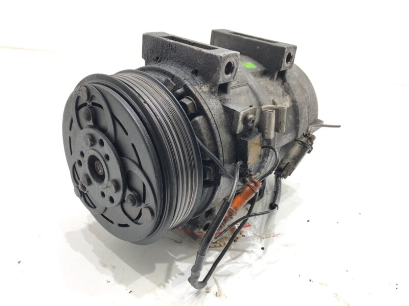 Kompresor klimatizácie Volvo V70 II (285) 1999 - 2008 506011-8203