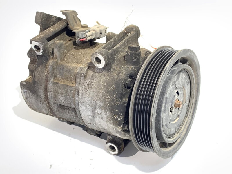Kompresor klimatizácie Renault Megane III Grandtour (KZ0/1) 2008 - 2022 8200939386