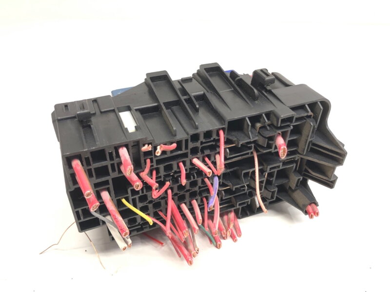 Poistková skrinka Renault Megane III Grandtour (KZ0/1) 2008 - 2022