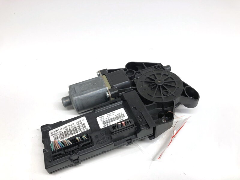 Motorček sťahovačky okna ľavý predný Renault Megane III Grandtour (KZ0/1) 2008 - 2022 0130822479