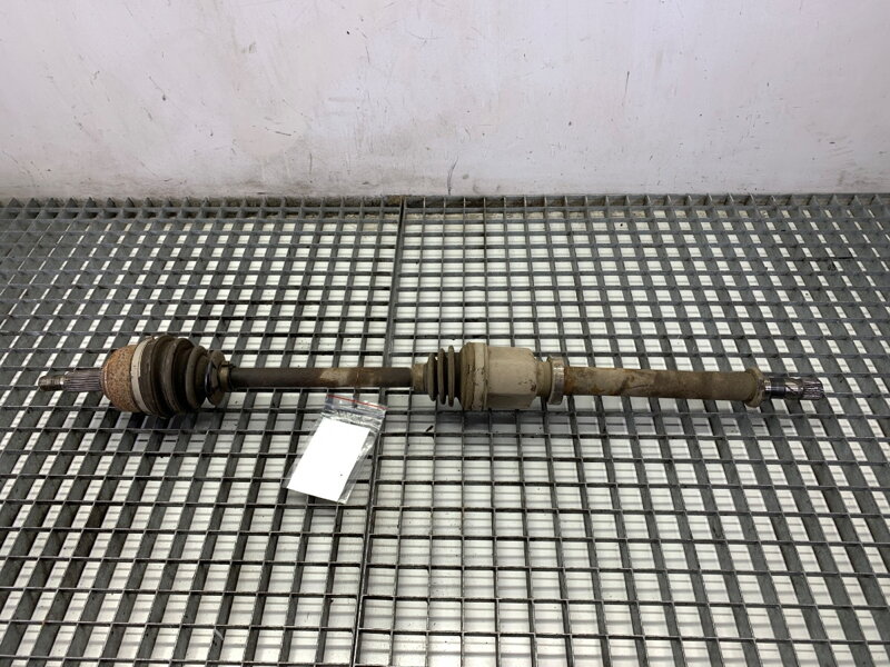 Poloos pravá predná Renault Megane III Grandtour (KZ0/1) 2008 - 2022