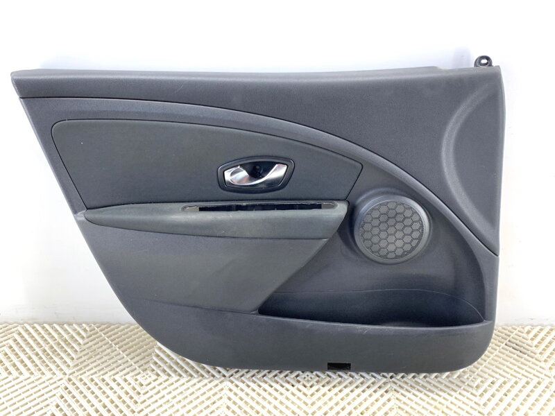 Tapacír dverí ľavý predný Renault Megane III Grandtour (KZ0/1) 2008 - 2022