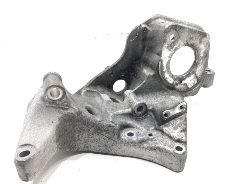 Držiak mocwanie alternátora Volvo V60 I (155, 157) 2010 - 2018 31480996