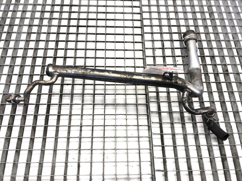 Hlavné potrubie vody Volvo V60 I (155, 157) 2010 - 2018 31686270