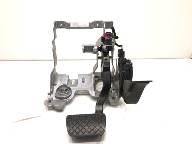 Pedále Audi A4 B8 Avant (8K5) 2007 - 2015 8K1723523