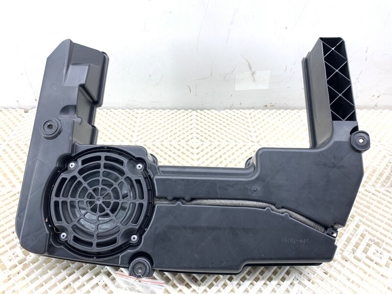 Subwoofer Audi A4 B8 Avant (8K5) 2007 - 2015 8K9035382A