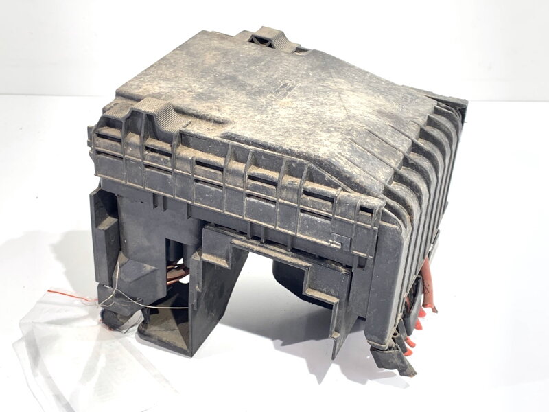 Poistková skrinka VW Tiguan (5N_) 2007 - 2018