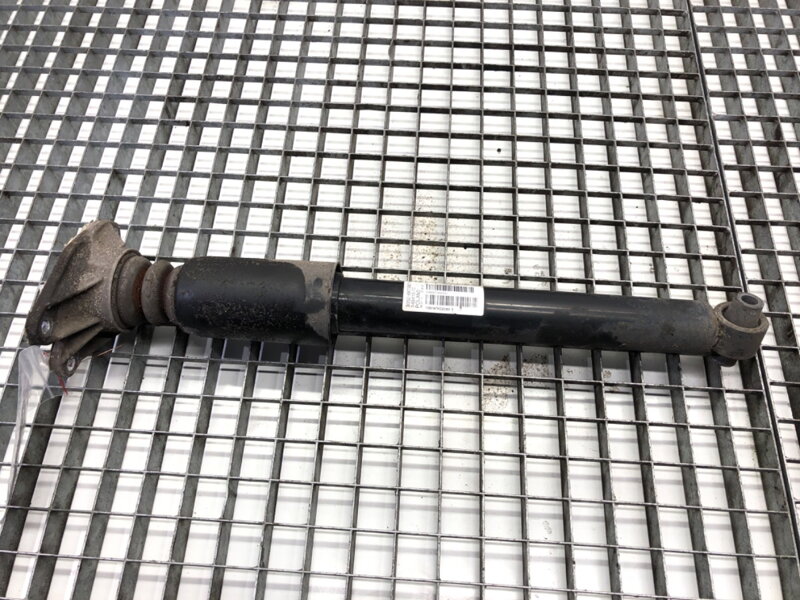 Tlmič pravý zadný BMW 3 (F30, F80) 2011 - 2018 6873807