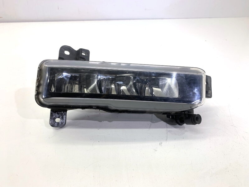 Halogén / hmlovka pravá predná BMW 2 Gran Coupe (F44) 2019 - 2022 8089526