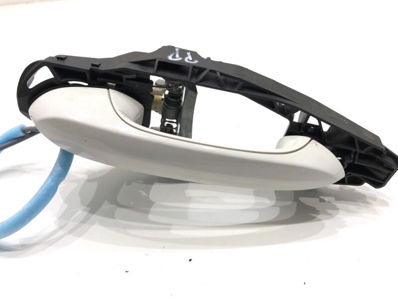 Kľučka vonkajšia pravá predná BMW 2 Gran Coupe (F44) 2019 - 2022 9881780