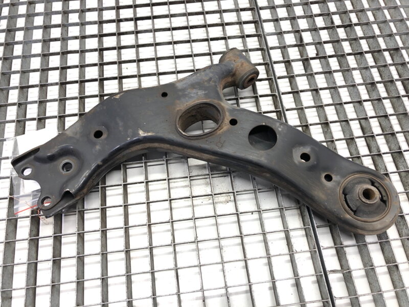 Rameno pravé predné Toyota RAV 4 IV (_A4_) 2012 - 2022