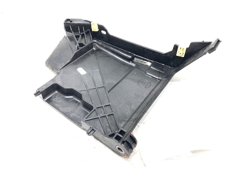 Veko / kryt akumulátora BMW 2 Gran Coupe (F44) 2019 - 2022 7473113