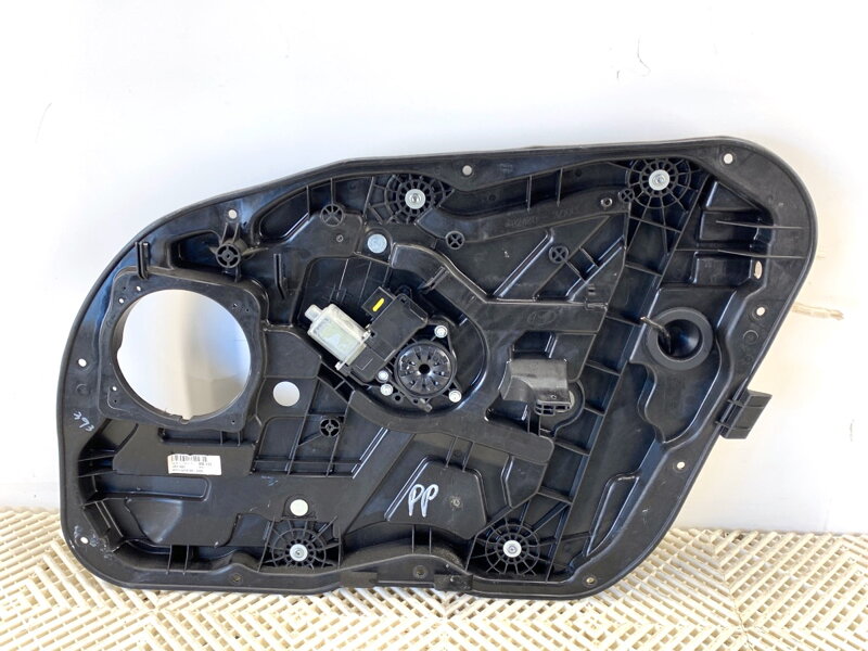 Sťahovačka okna pravá predná Hyundai I40 I (VF) 2012 - 2022 81320-3Z020