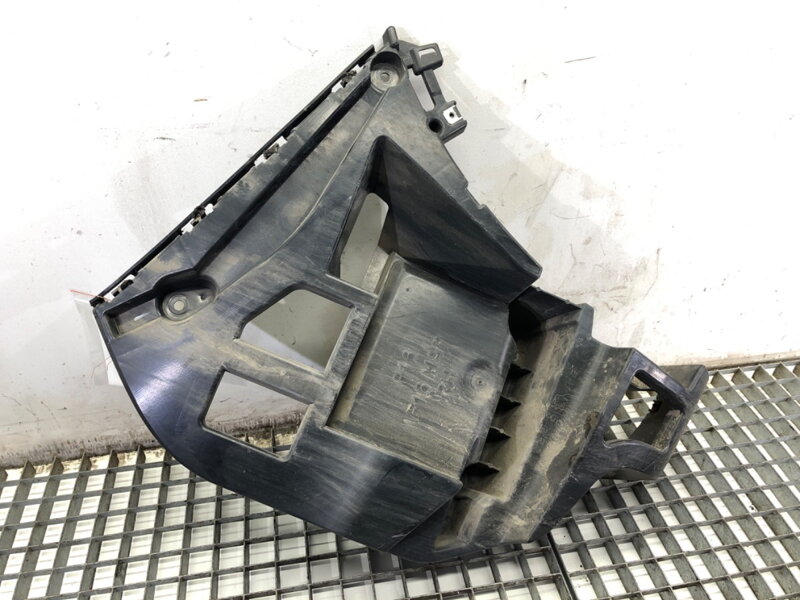 Držiak nárazníka pravý zadný BMW X6 (F16, F86) 2014 - 2019