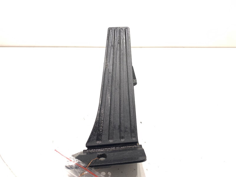 Plynový pedál BMW X6 (F16, F86) 2014 - 2019 6853175